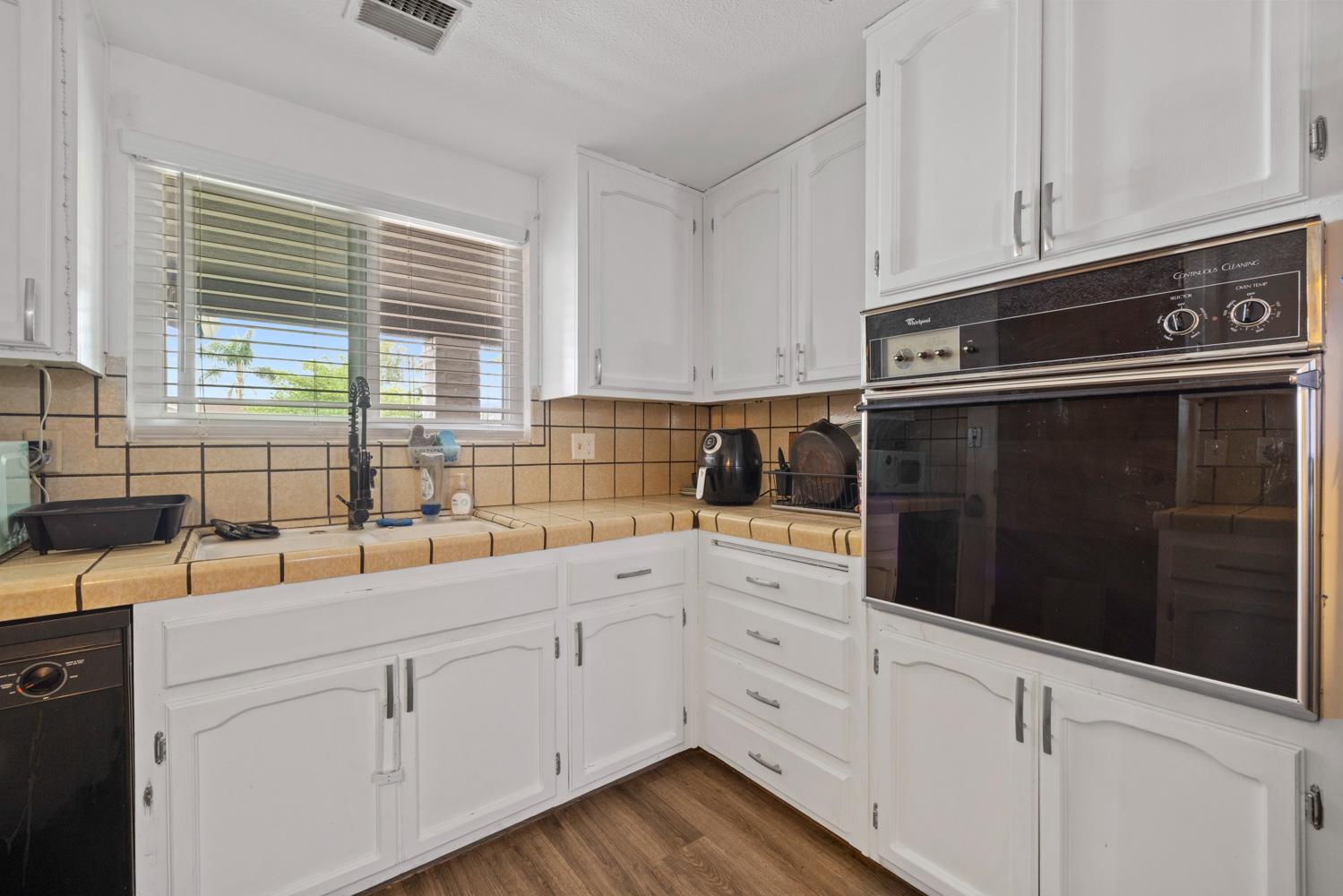 3225 Nightingale Dr, Modesto, CA 95356
