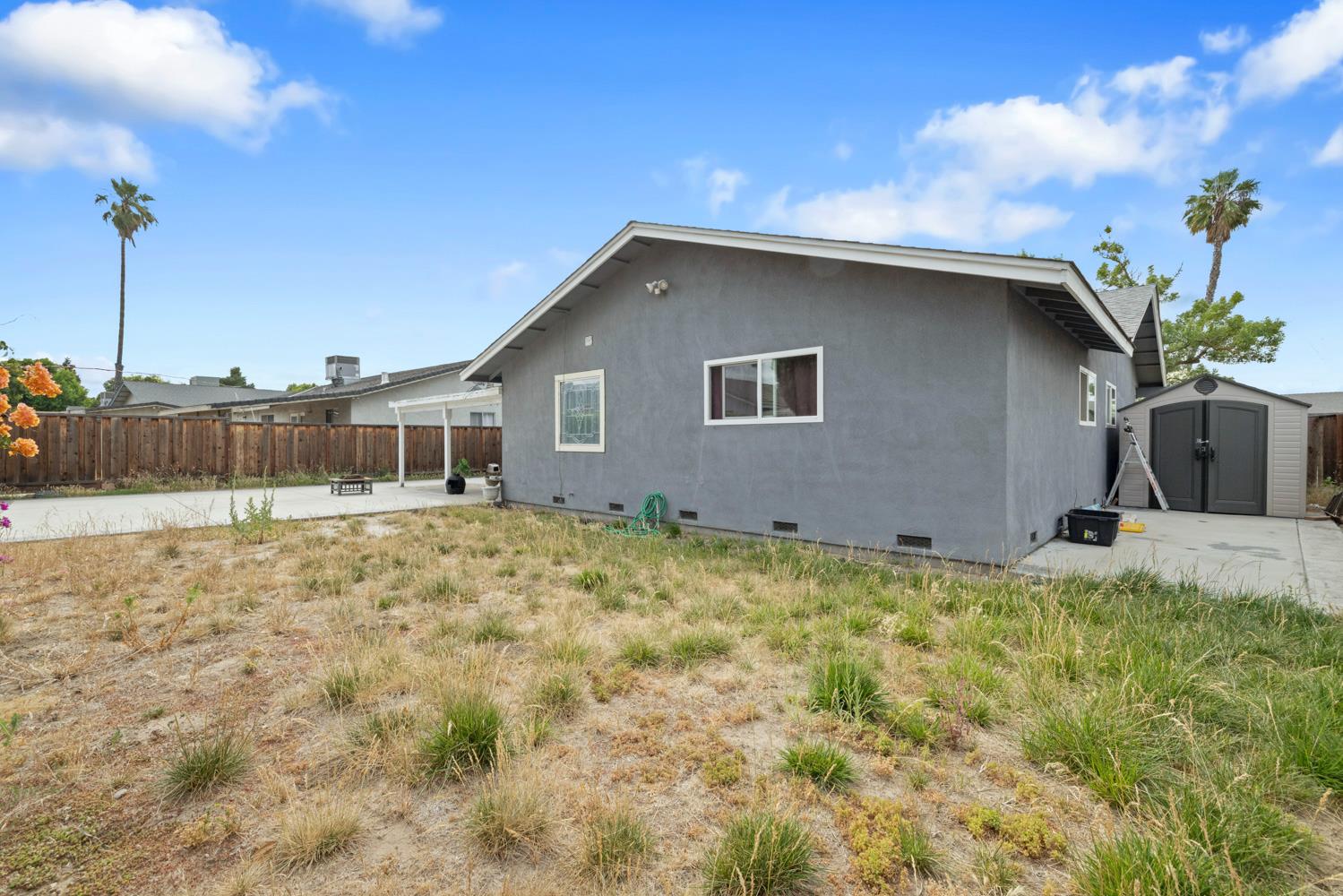 3225 Nightingale Dr, Modesto, CA 95356