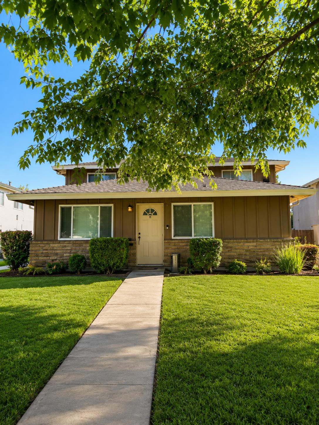 2109 Chrysler Dr, Modesto, CA 95350
