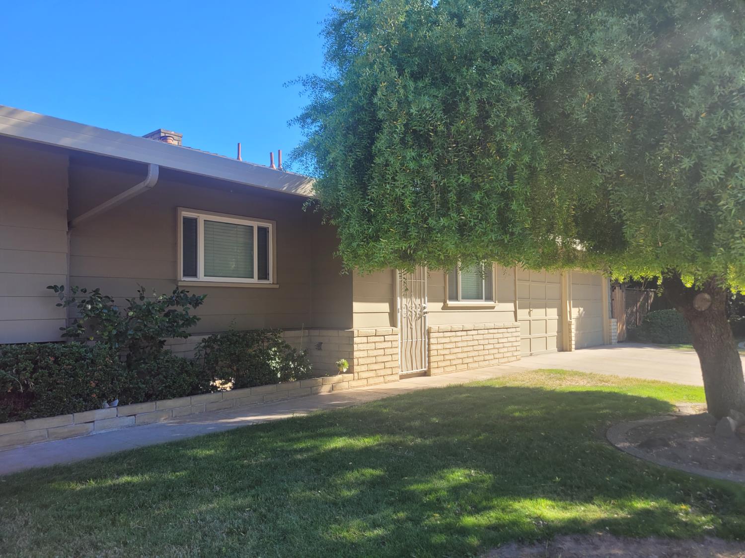 1677 Poplar St, Oakdale, CA 95361