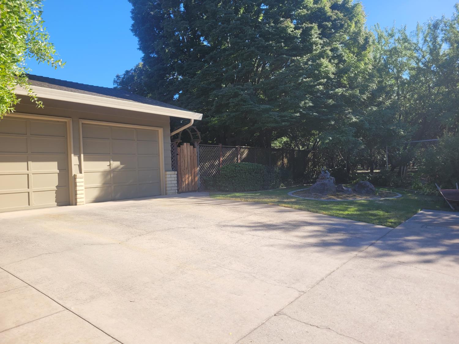 1677 Poplar St, Oakdale, CA 95361