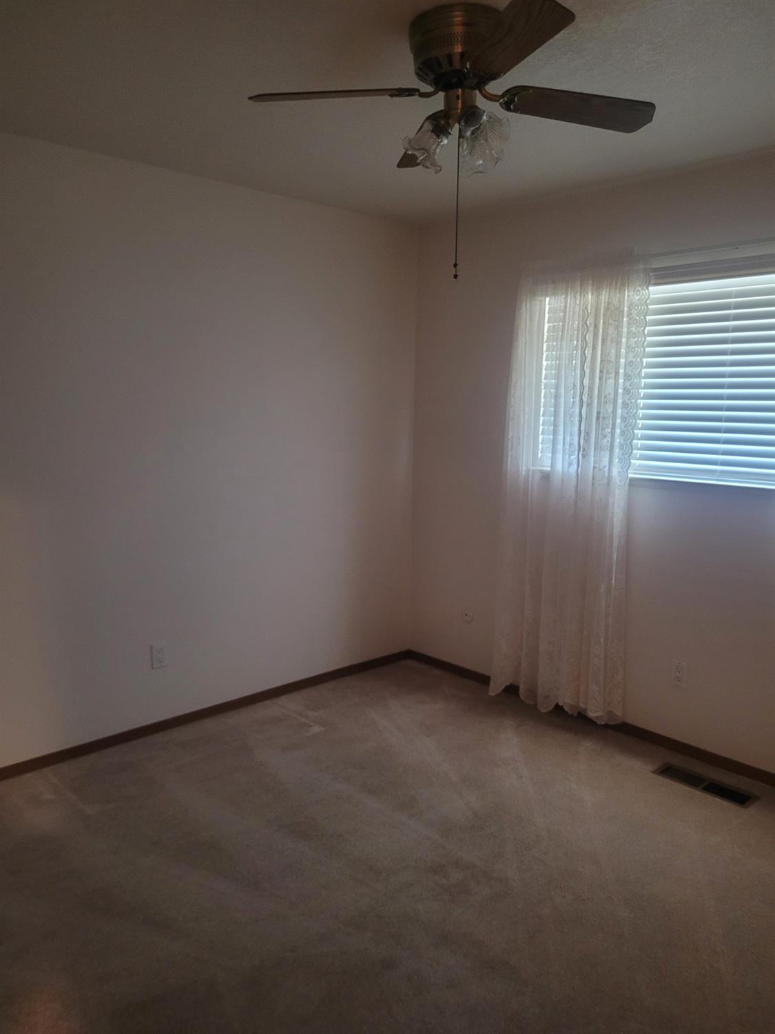 1677 Poplar St, Oakdale, CA 95361