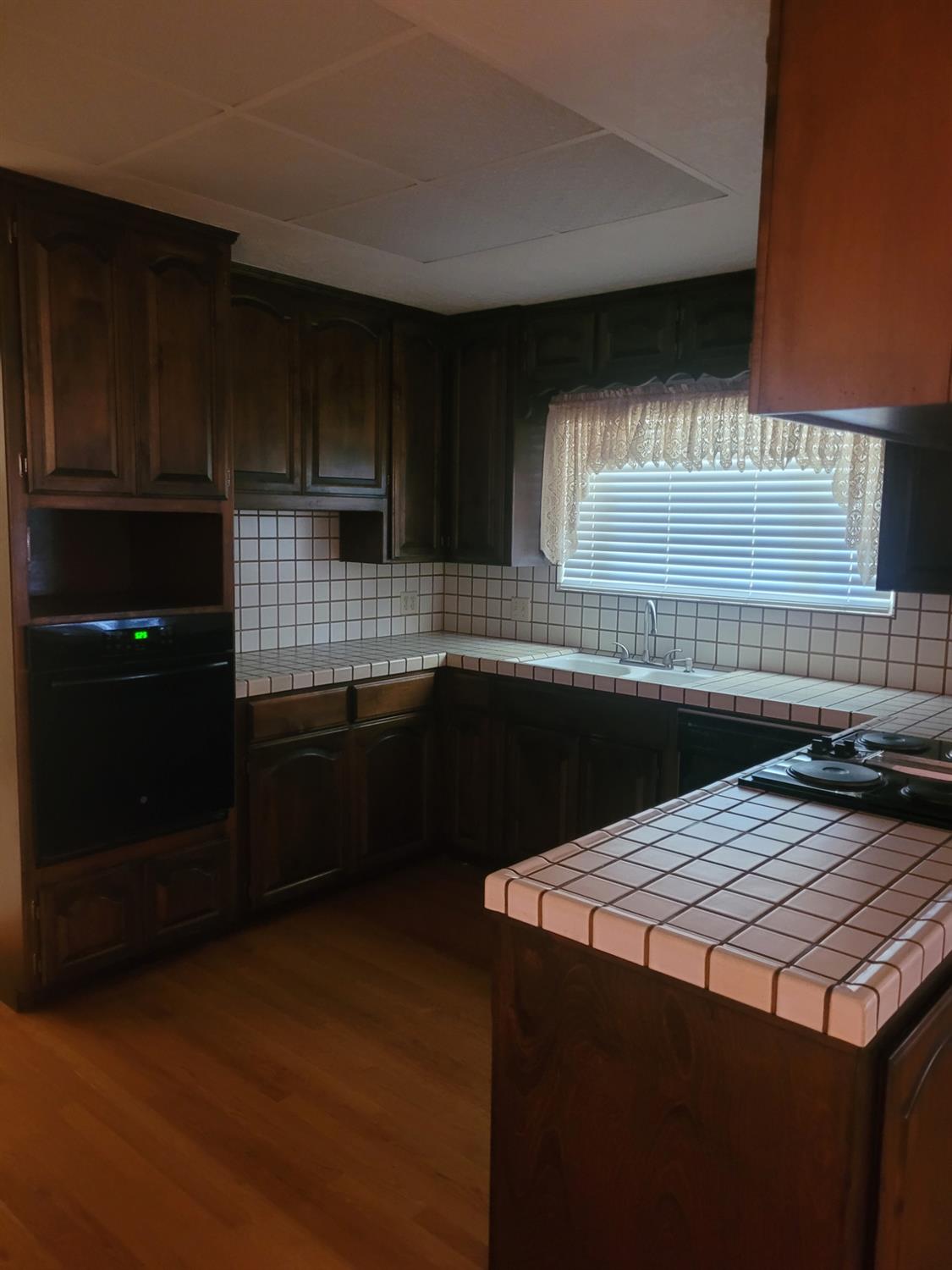 1677 Poplar St, Oakdale, CA 95361
