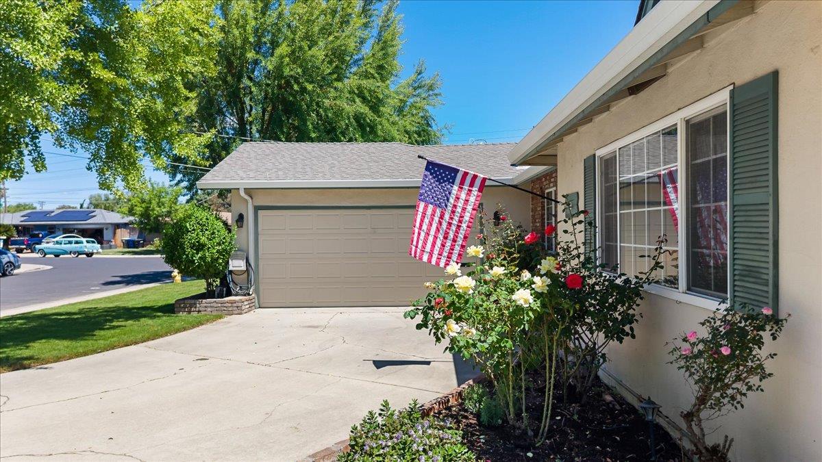 1718 Sandalwood Dr, Modesto, CA 95350