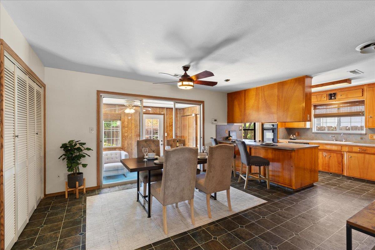 1718 Sandalwood Dr, Modesto, CA 95350