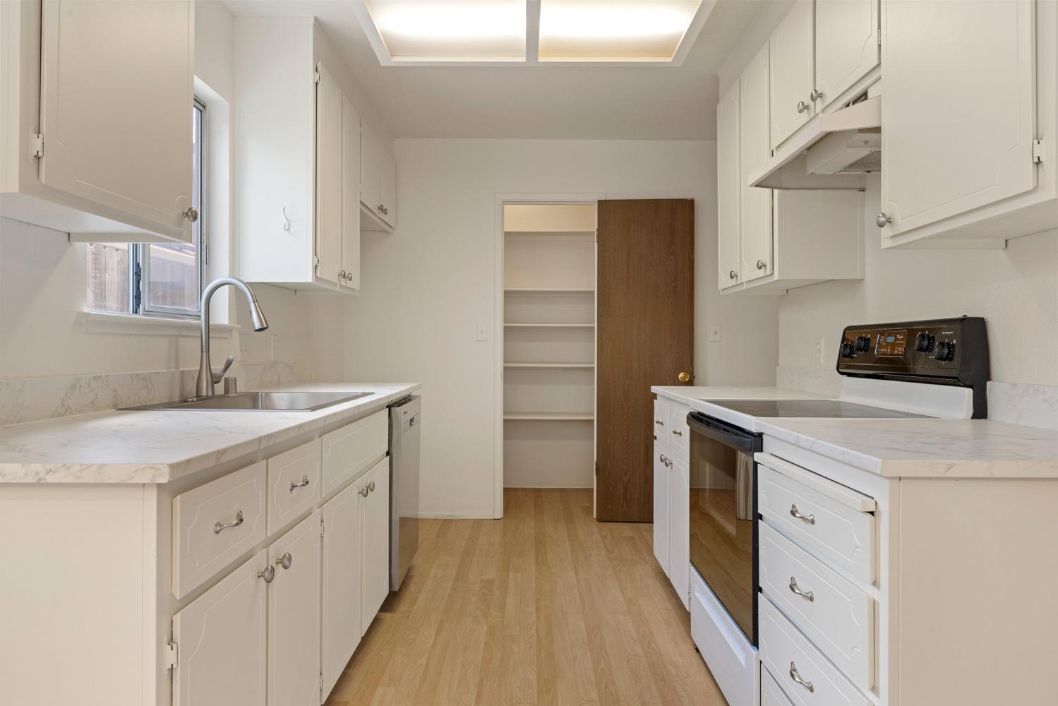 947 Kingery Dr, Ripon, CA 95366