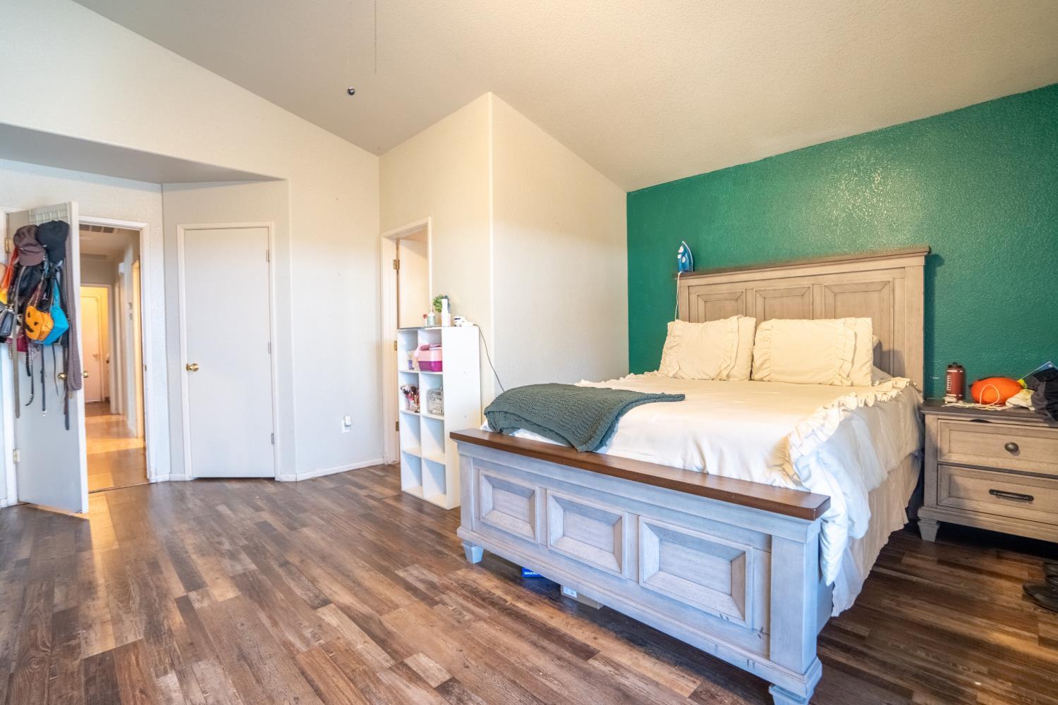 1089 La Mesa Street, Escalon, CA 95320