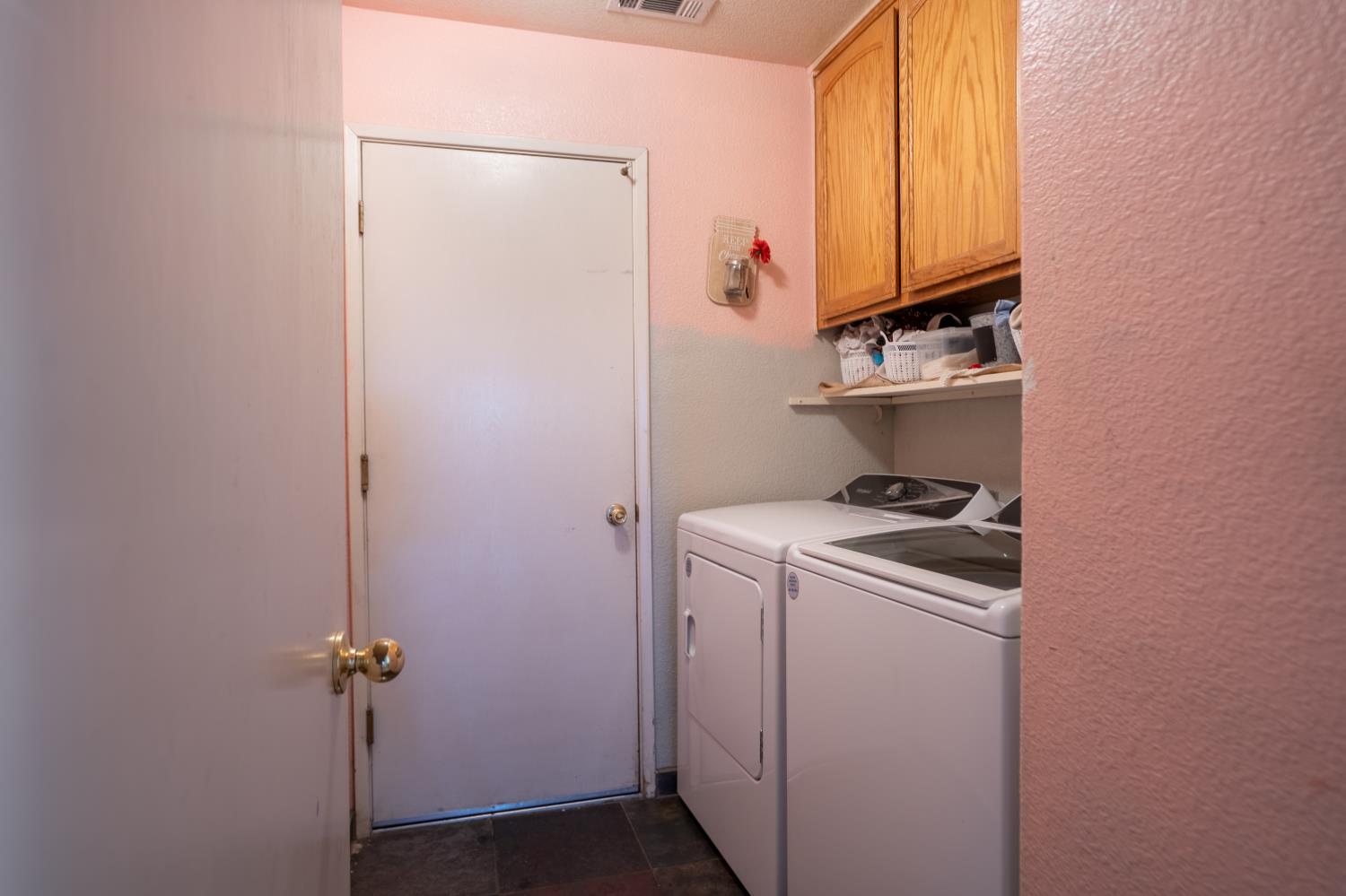 1089 La Mesa Street, Escalon, CA 95320