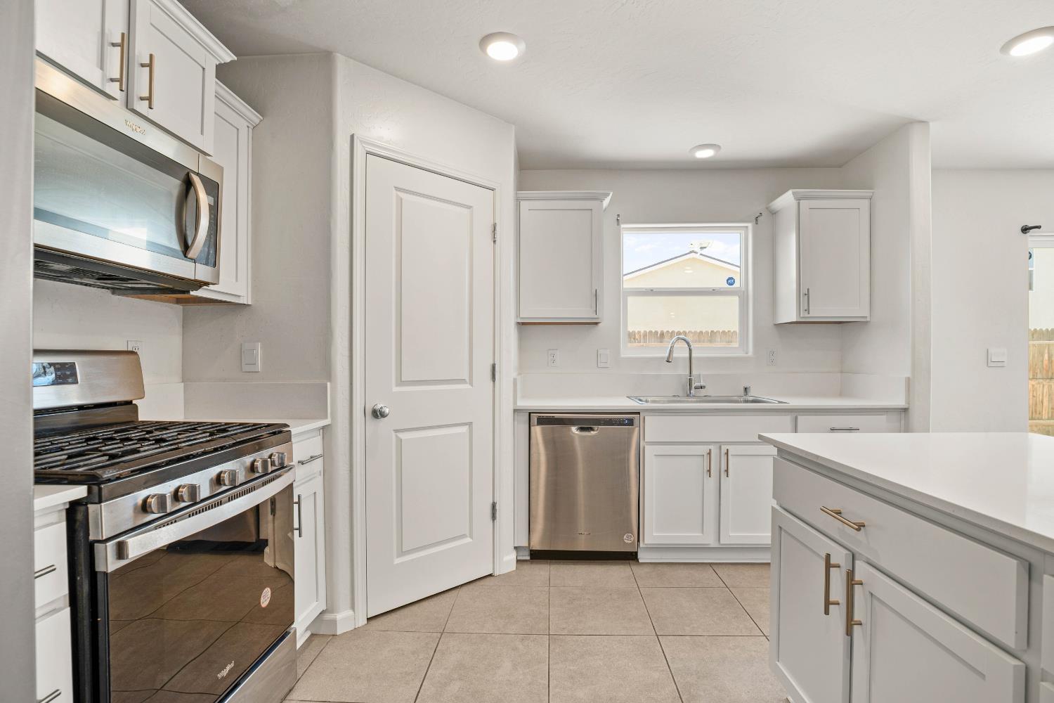 254 Grand Canyon Ct, Merced, CA 95341