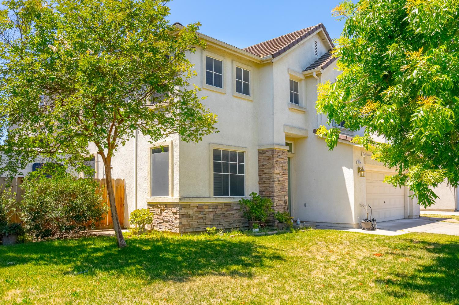 3724 Macadamia Ln, Ceres, CA 95307
