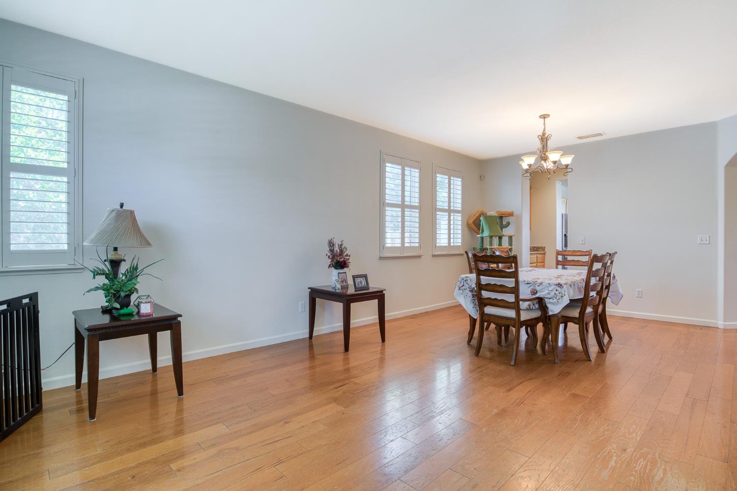 3724 Macadamia Ln, Ceres, CA 95307
