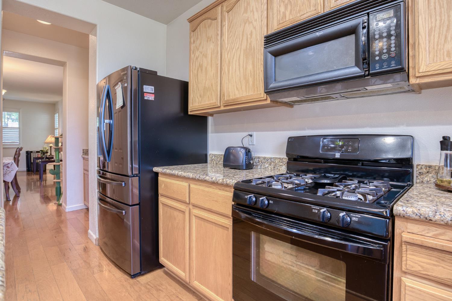 3724 Macadamia Ln, Ceres, CA 95307