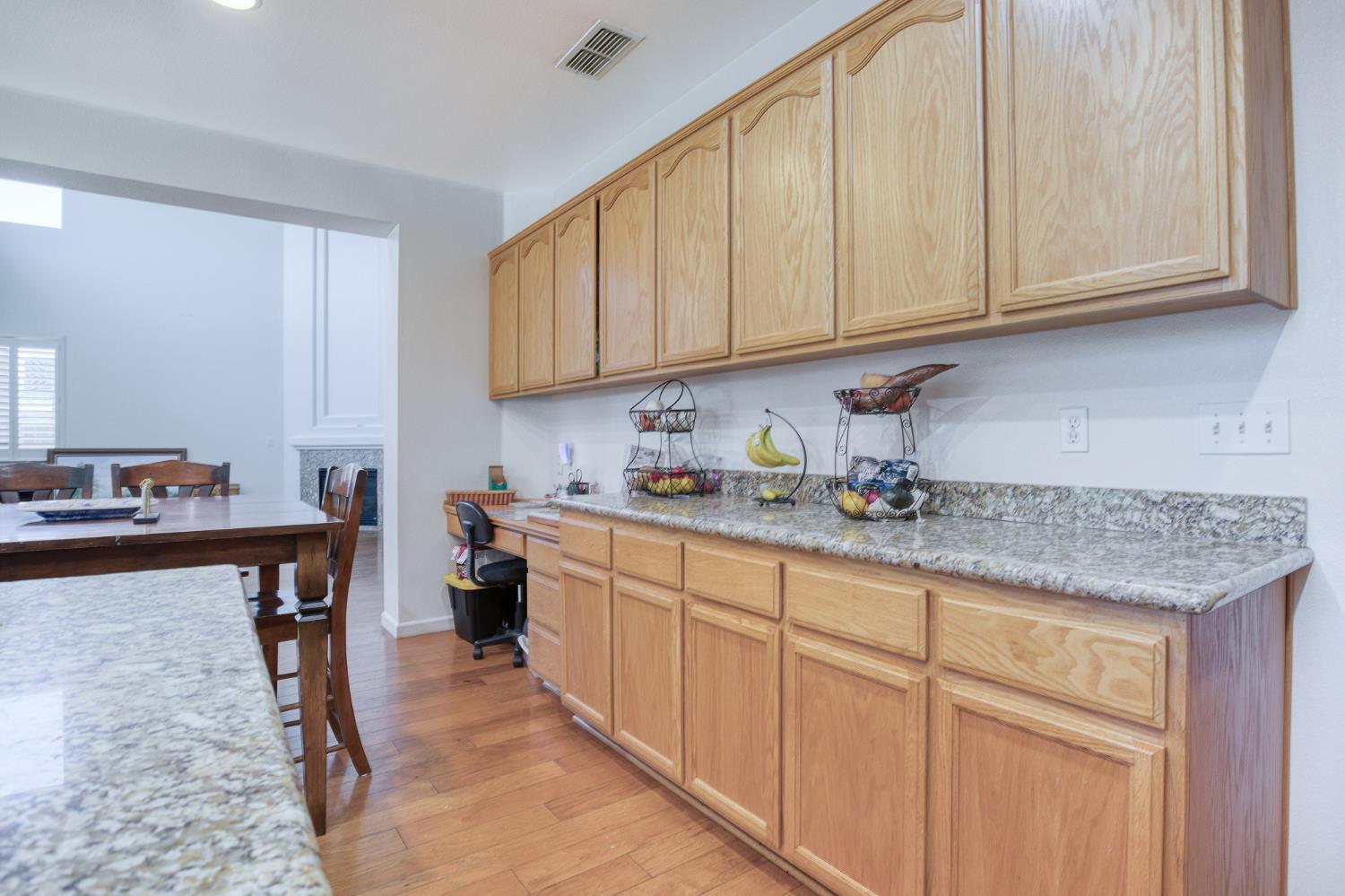 3724 Macadamia Ln, Ceres, CA 95307