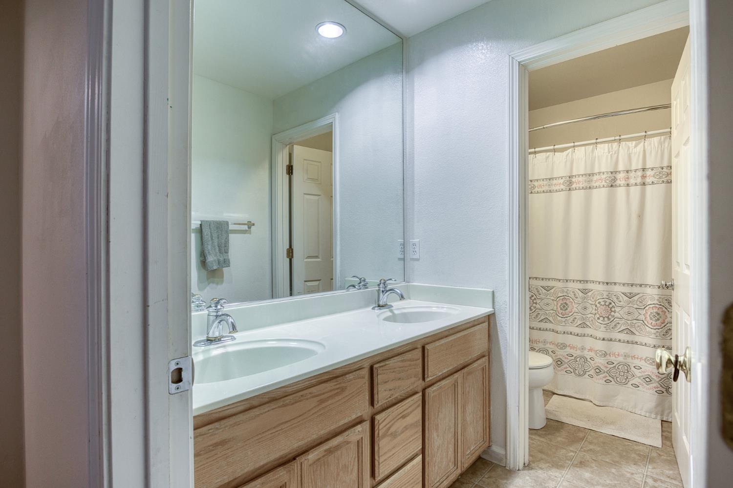 3724 Macadamia Ln, Ceres, CA 95307
