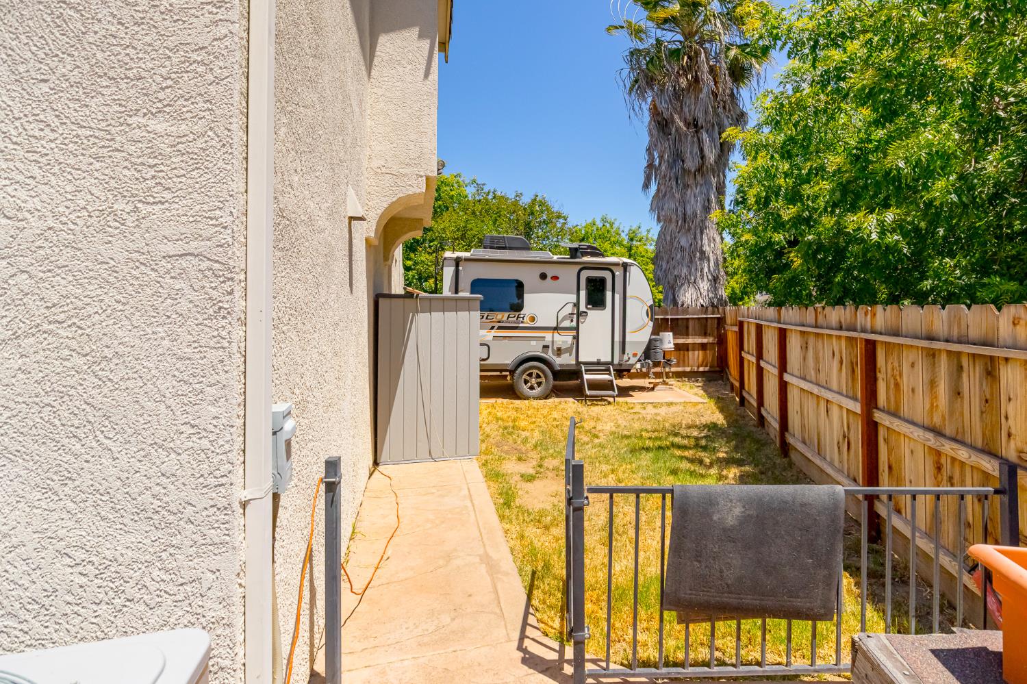 3724 Macadamia Ln, Ceres, CA 95307