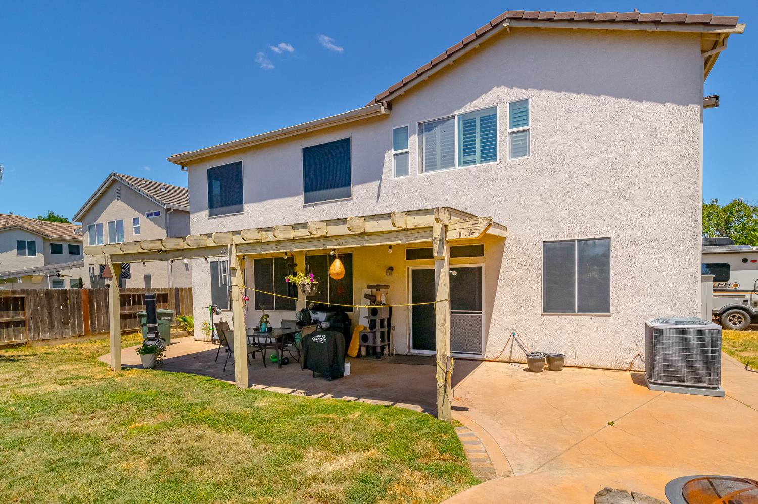 3724 Macadamia Ln, Ceres, CA 95307