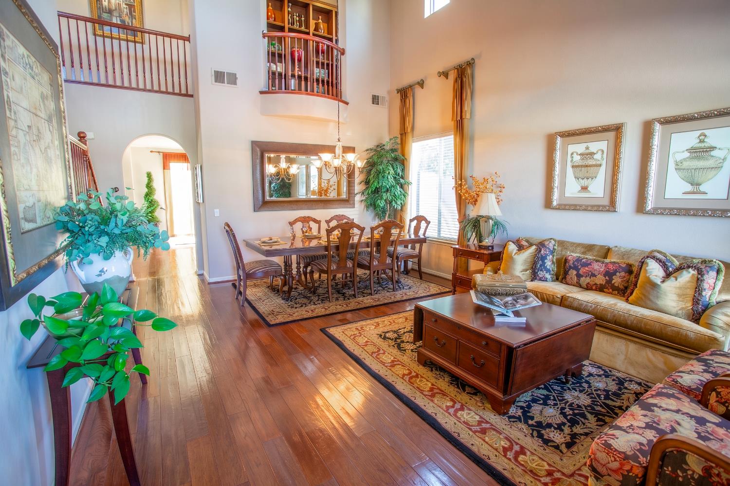 211 Las Palmas St, Los Banos, CA 93635