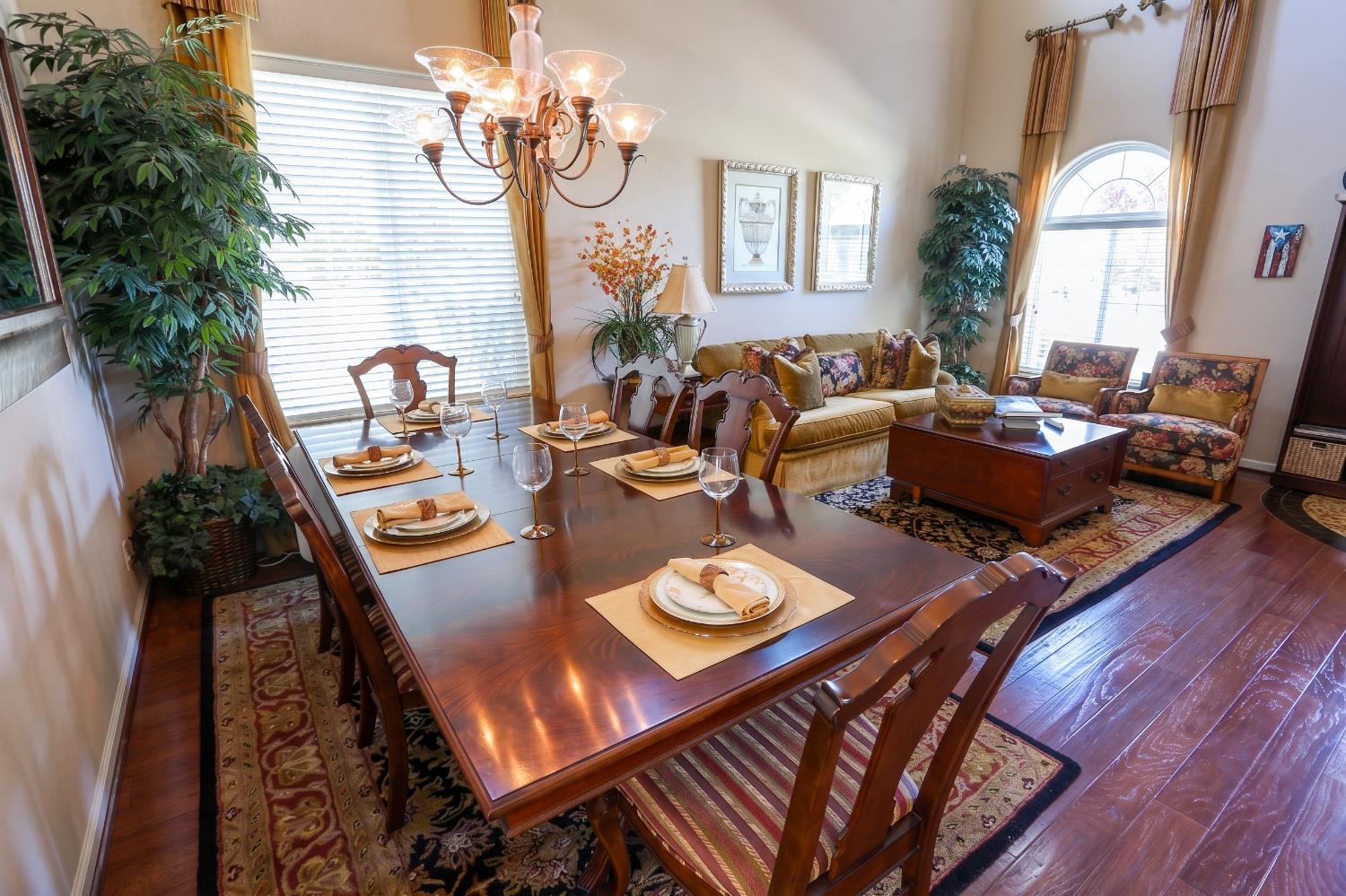 211 Las Palmas St, Los Banos, CA 93635