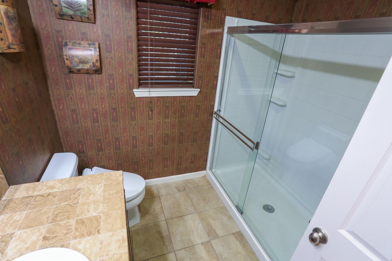 211 Las Palmas St, Los Banos, CA 93635