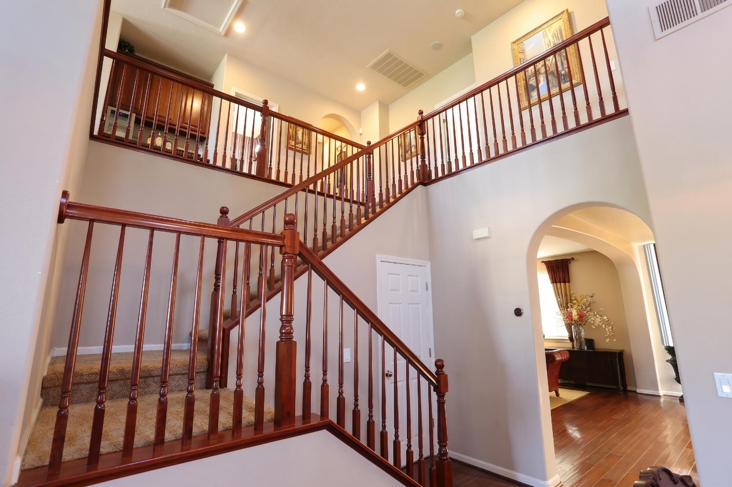 211 Las Palmas St, Los Banos, CA 93635