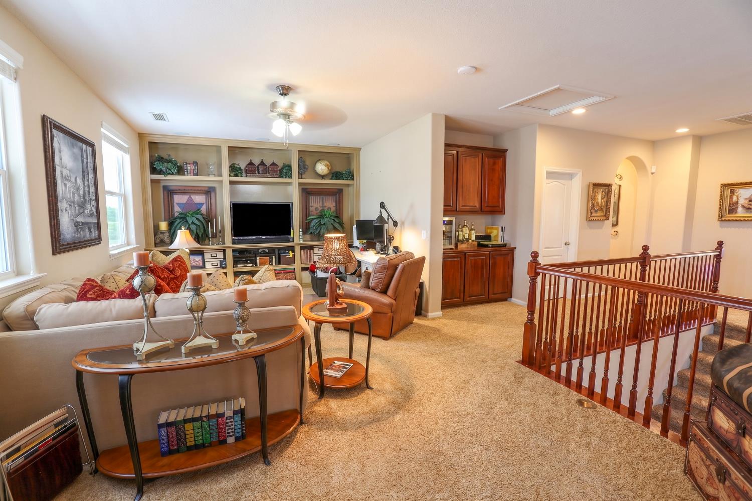 211 Las Palmas St, Los Banos, CA 93635