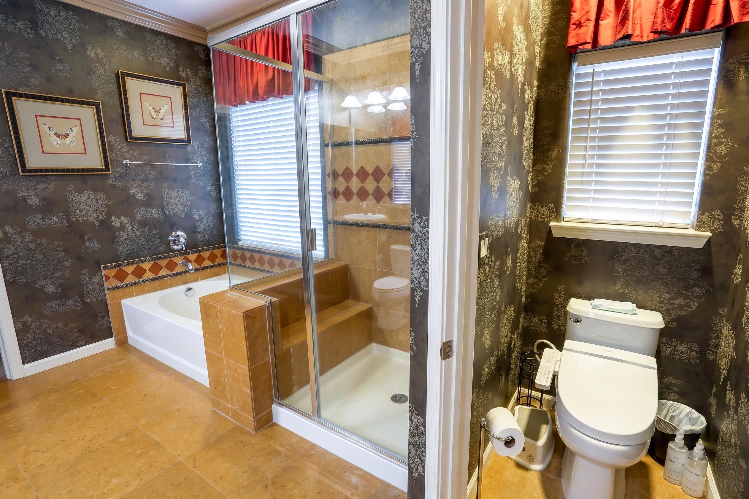 211 Las Palmas St, Los Banos, CA 93635