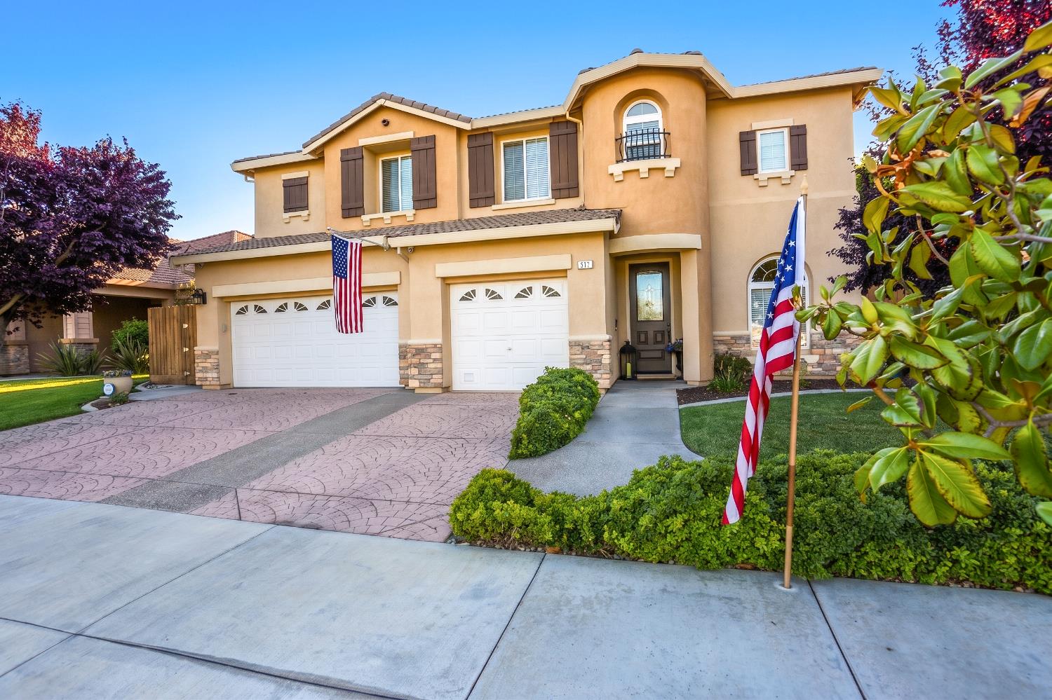 211 Las Palmas St, Los Banos, CA 93635
