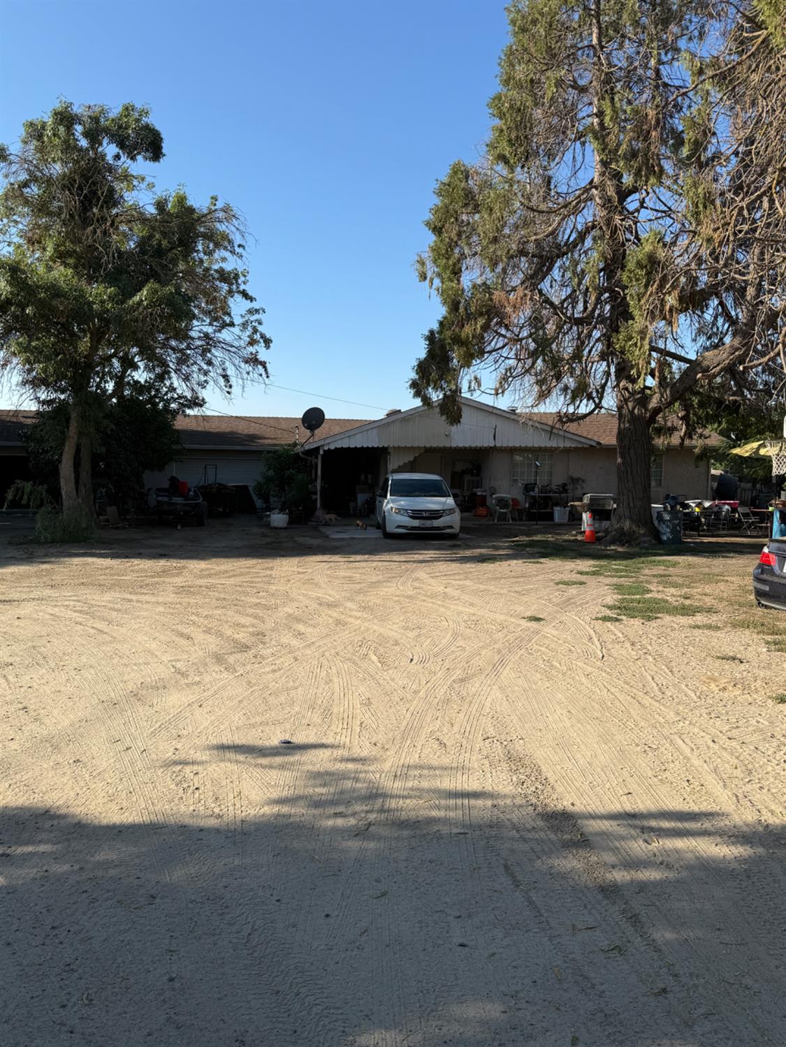 15861 Oak St, Delhi, CA 95315