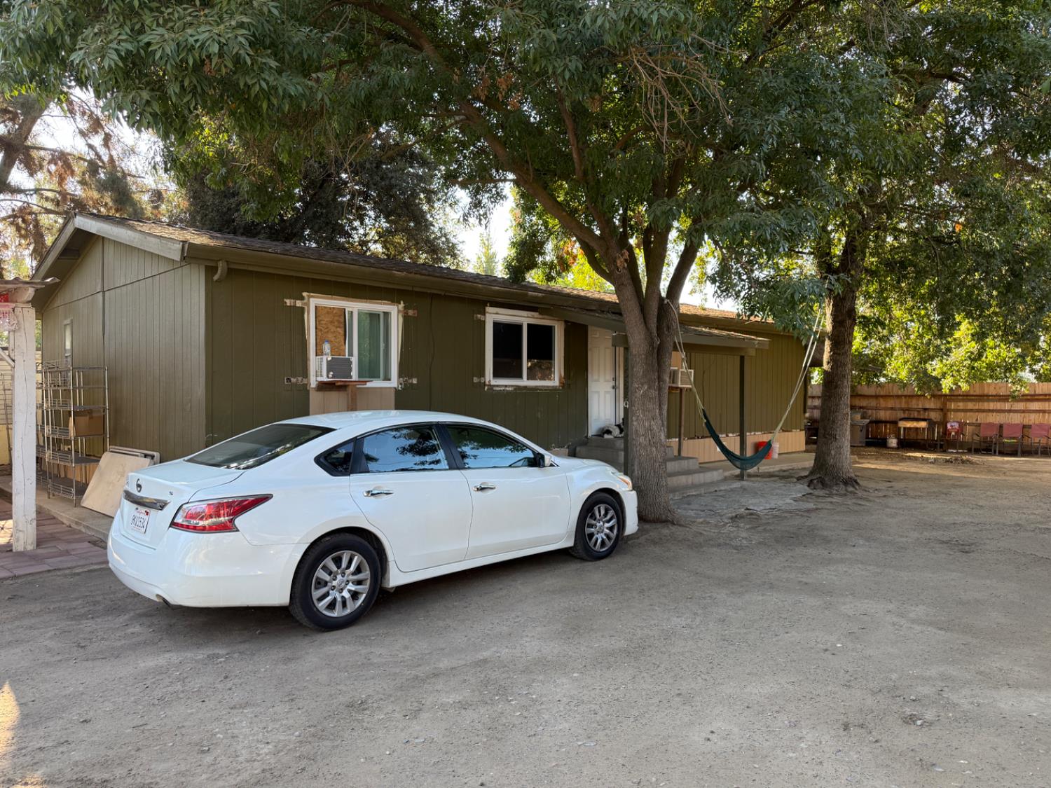 15861 Oak St, Delhi, CA 95315