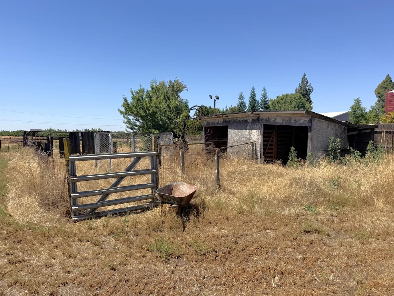 6083 Raymond Ct, Atwater, CA 95301