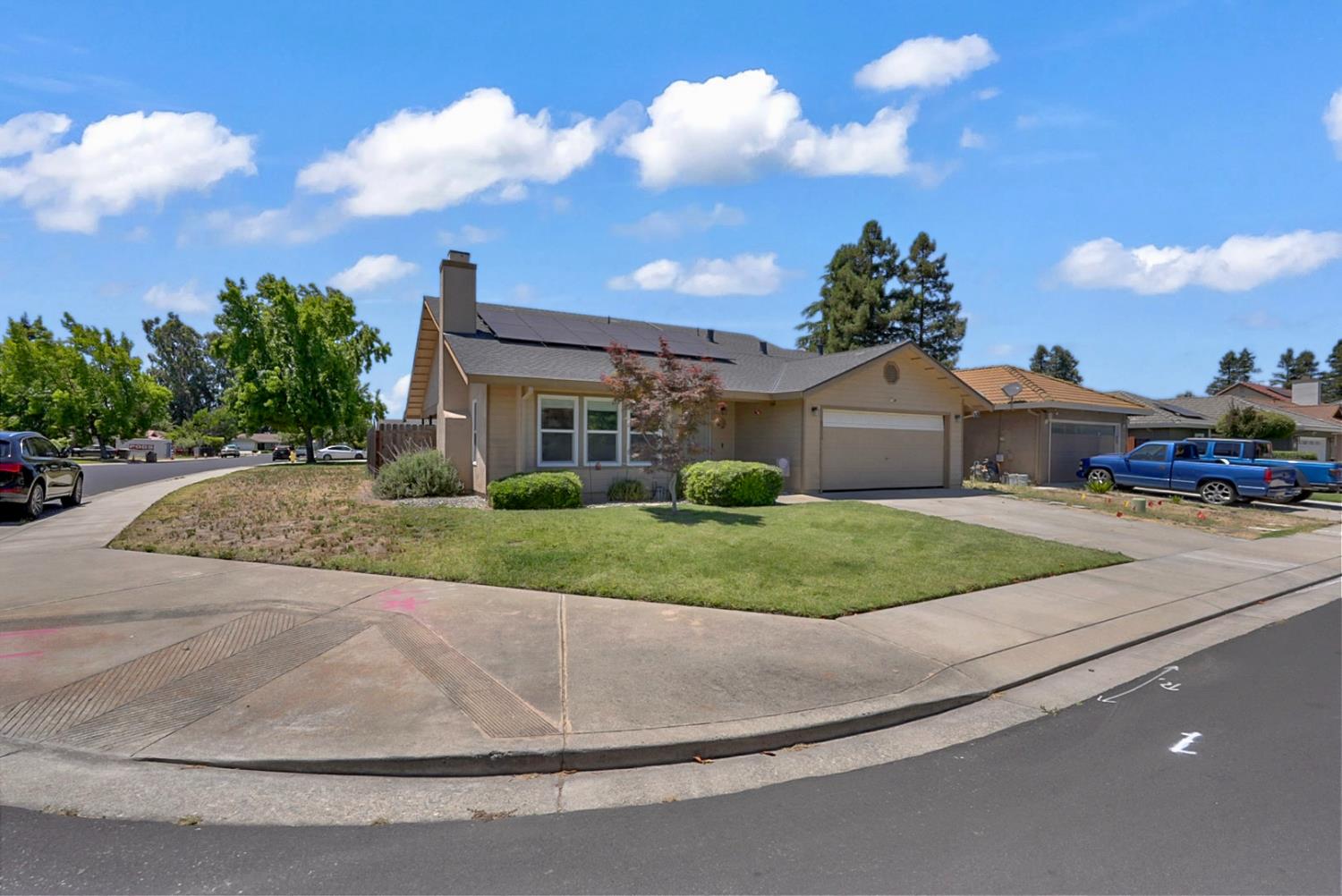 5713 Prince Edward Ln, Riverbank, CA 95367
