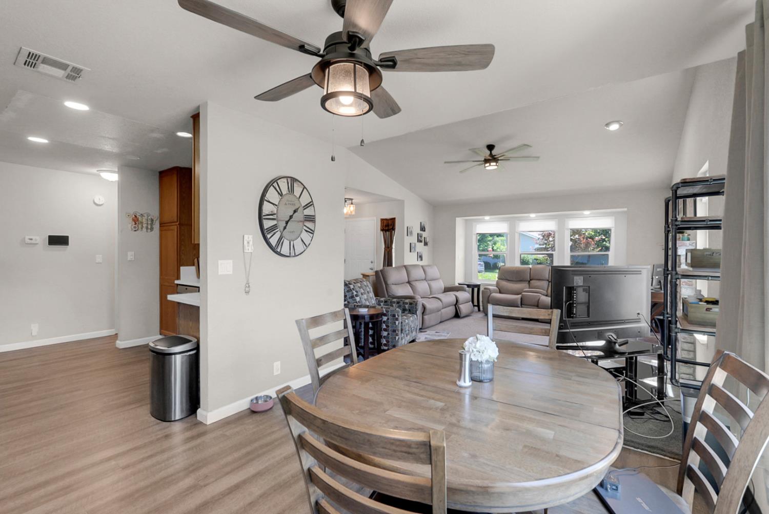 5713 Prince Edward Ln, Riverbank, CA 95367