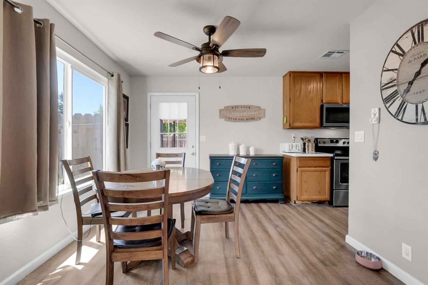 5713 Prince Edward Ln, Riverbank, CA 95367