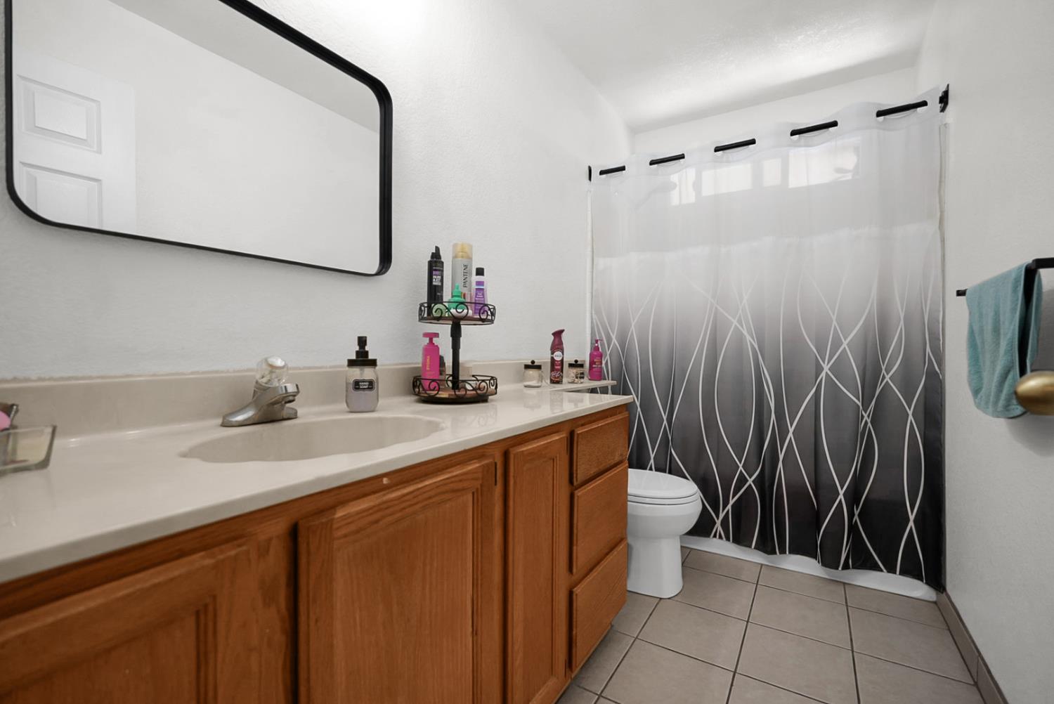 5713 Prince Edward Ln, Riverbank, CA 95367