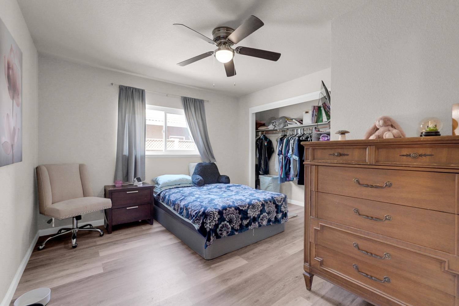 5713 Prince Edward Ln, Riverbank, CA 95367