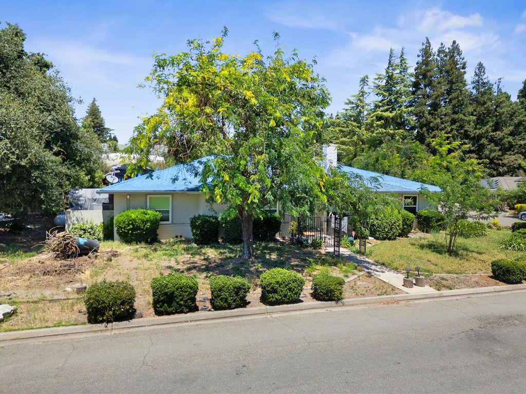 9901 Wild Oak Ct, Oakdale, CA 95361