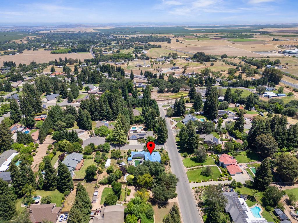 9901 Wild Oak Ct, Oakdale, CA 95361