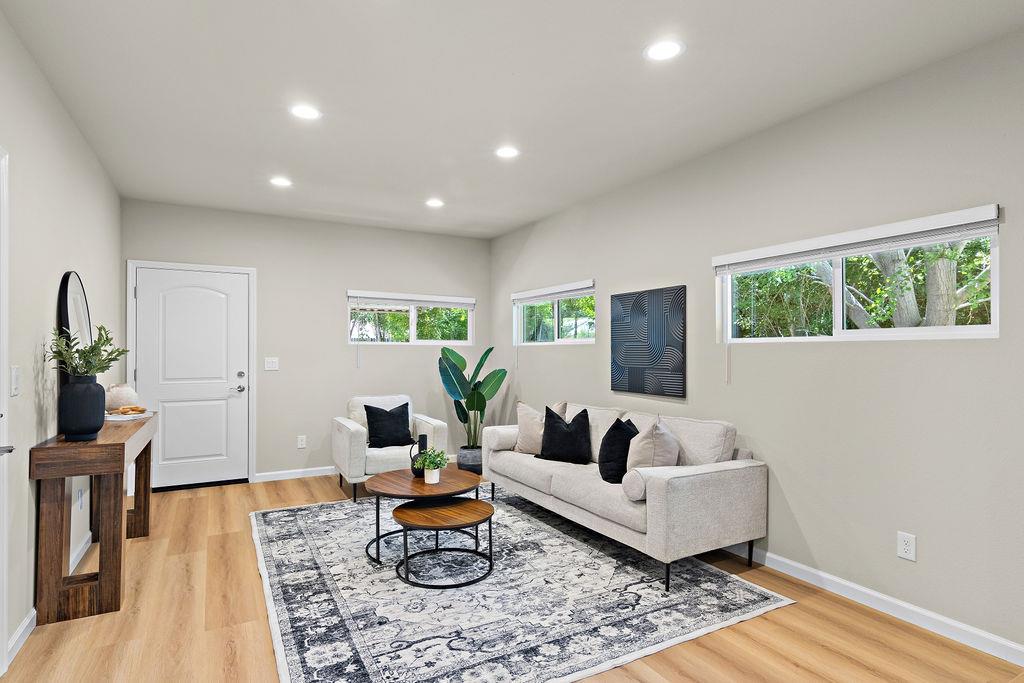 909 Malibu Ct, Modesto, CA 95350