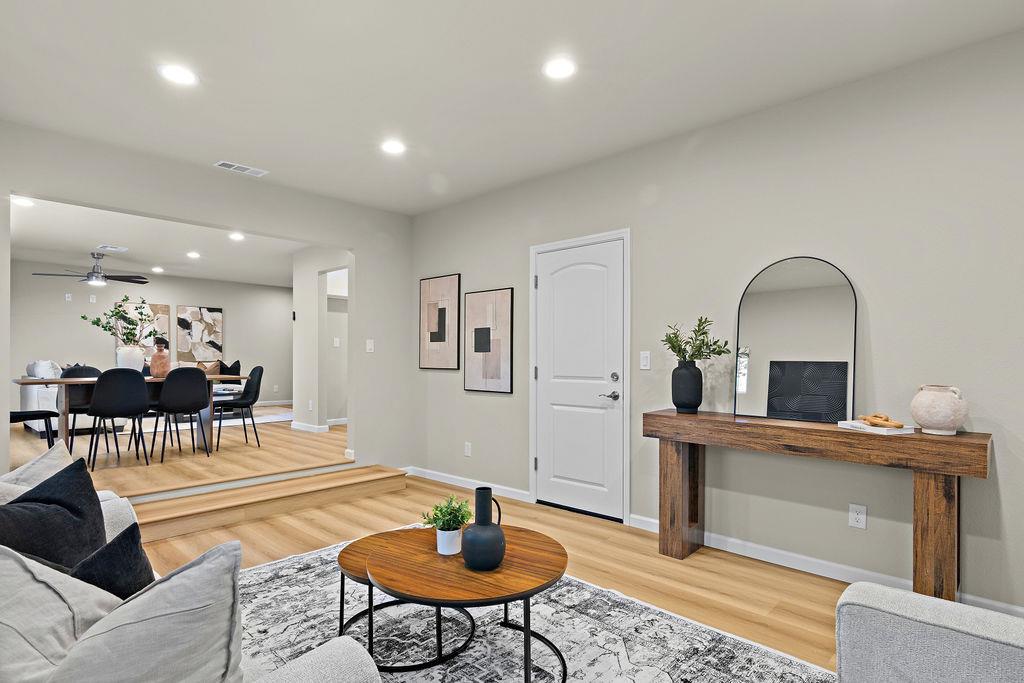 909 Malibu Ct, Modesto, CA 95350
