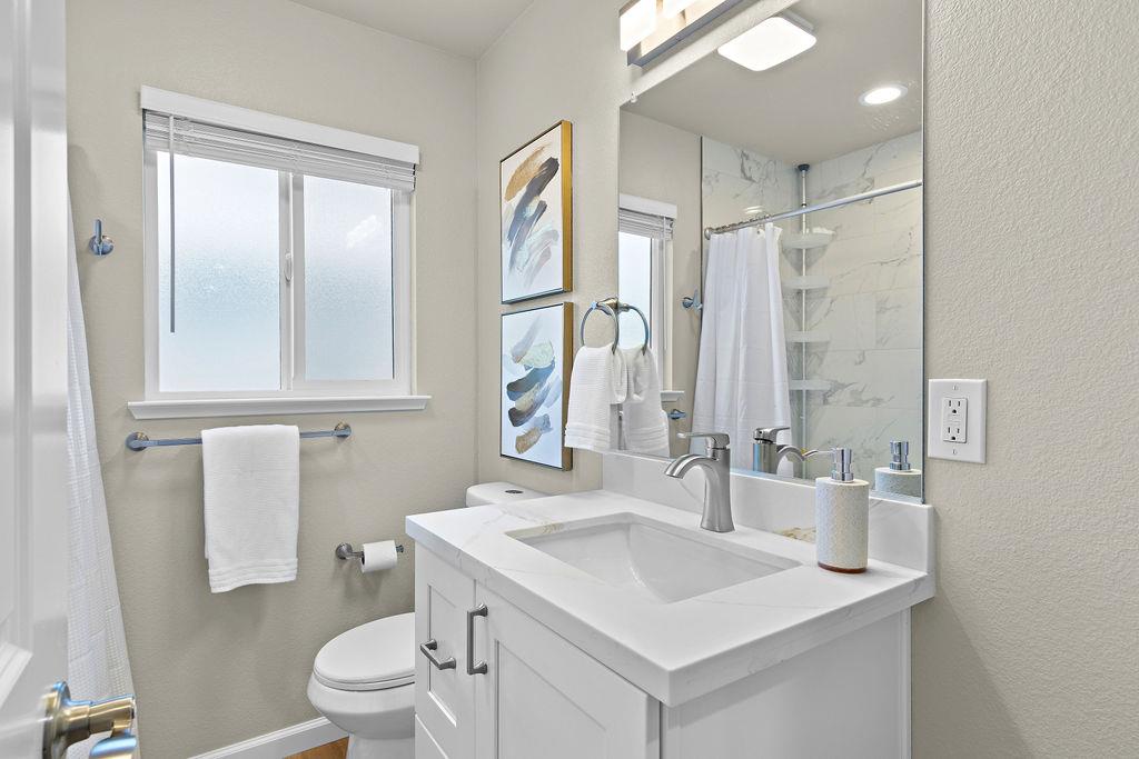 909 Malibu Ct, Modesto, CA 95350