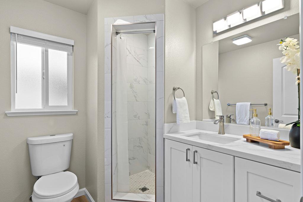 909 Malibu Ct, Modesto, CA 95350