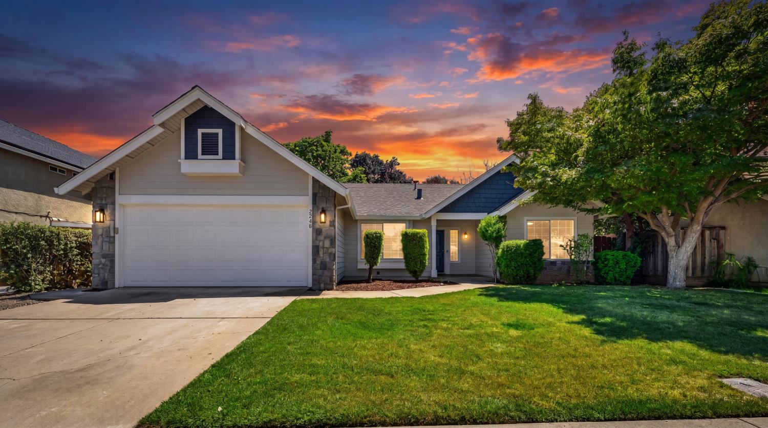 2248 Country Manor Dr, Riverbank, CA 95367