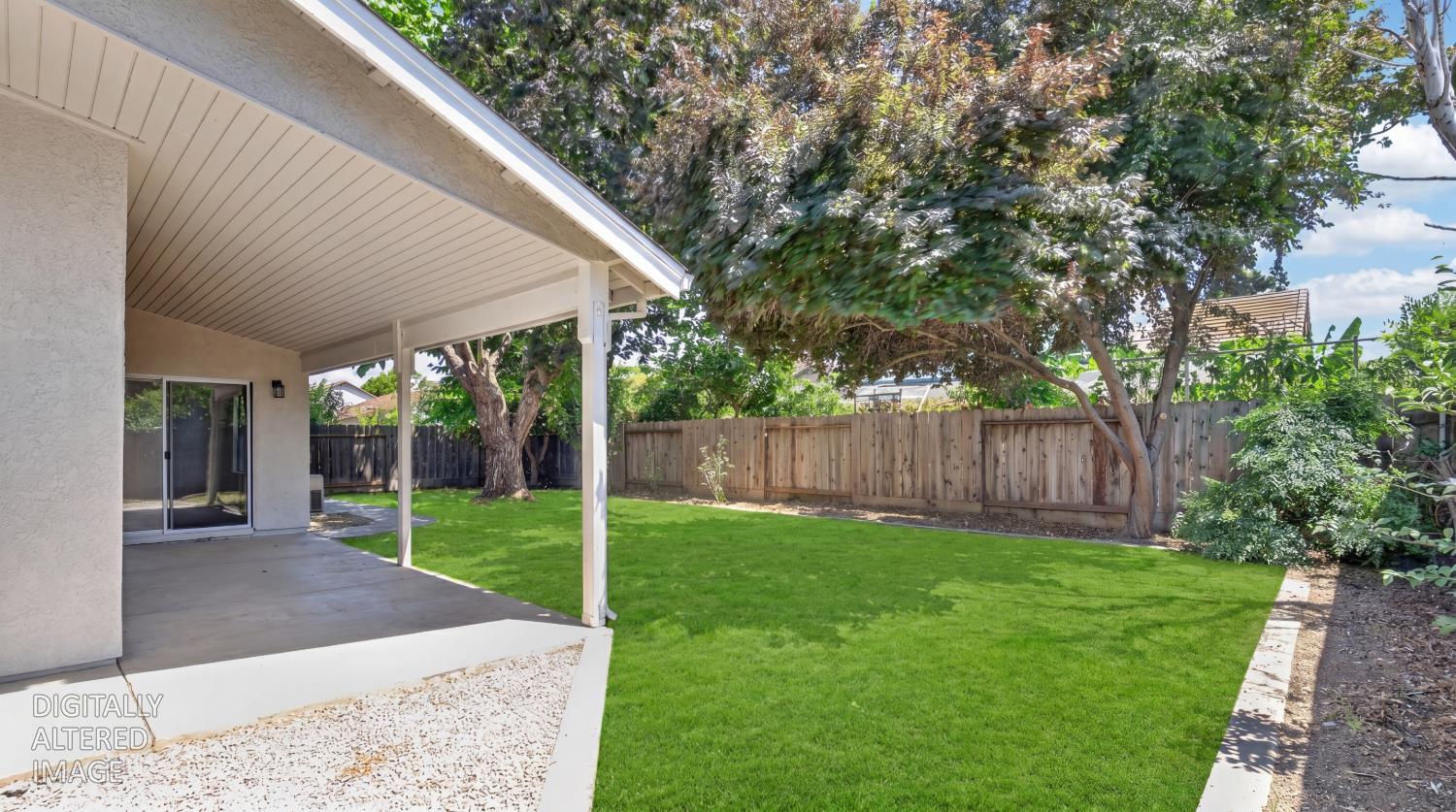 2248 Country Manor Dr, Riverbank, CA 95367