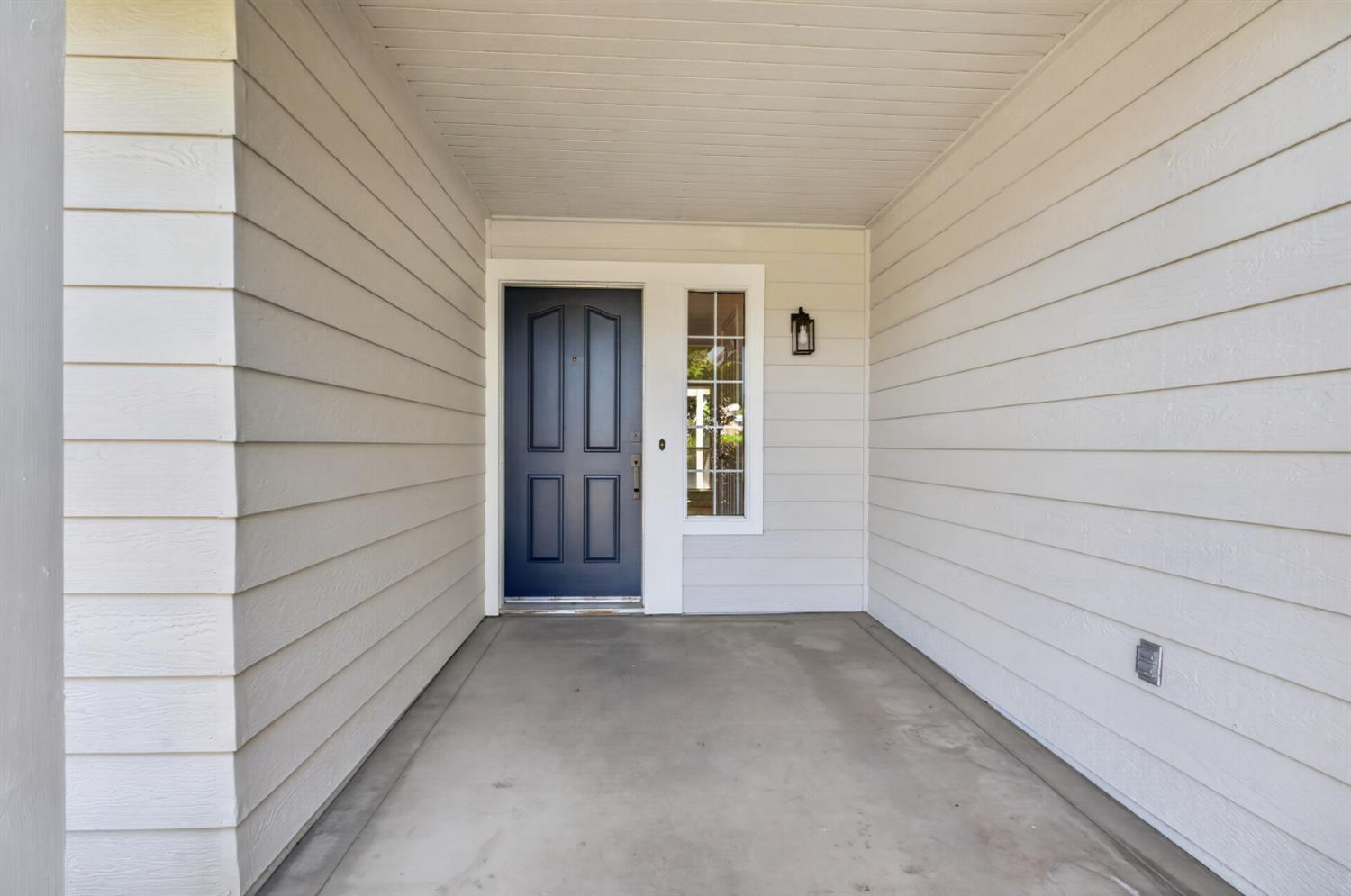 2248 Country Manor Dr, Riverbank, CA 95367