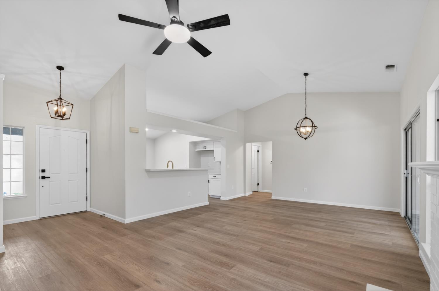 2248 Country Manor Dr, Riverbank, CA 95367