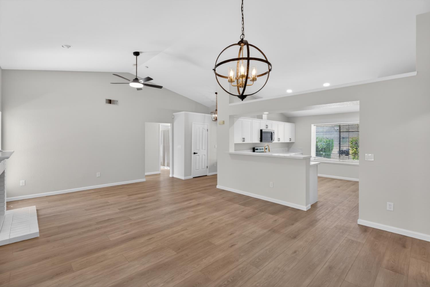 2248 Country Manor Dr, Riverbank, CA 95367