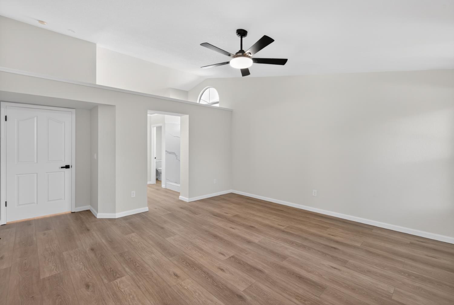 2248 Country Manor Dr, Riverbank, CA 95367
