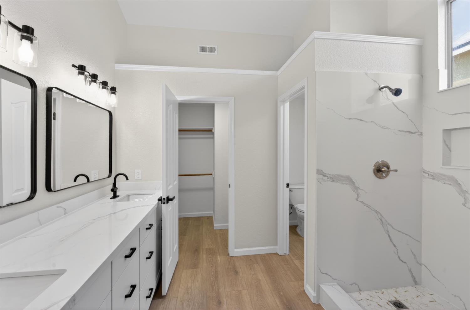 2248 Country Manor Dr, Riverbank, CA 95367