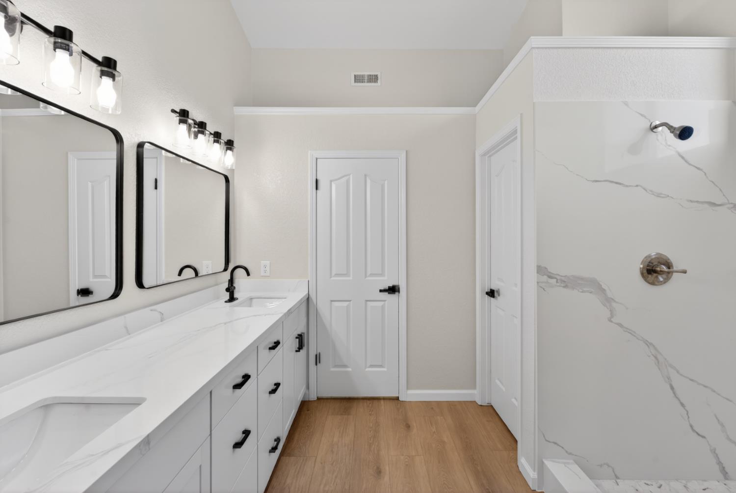 2248 Country Manor Dr, Riverbank, CA 95367