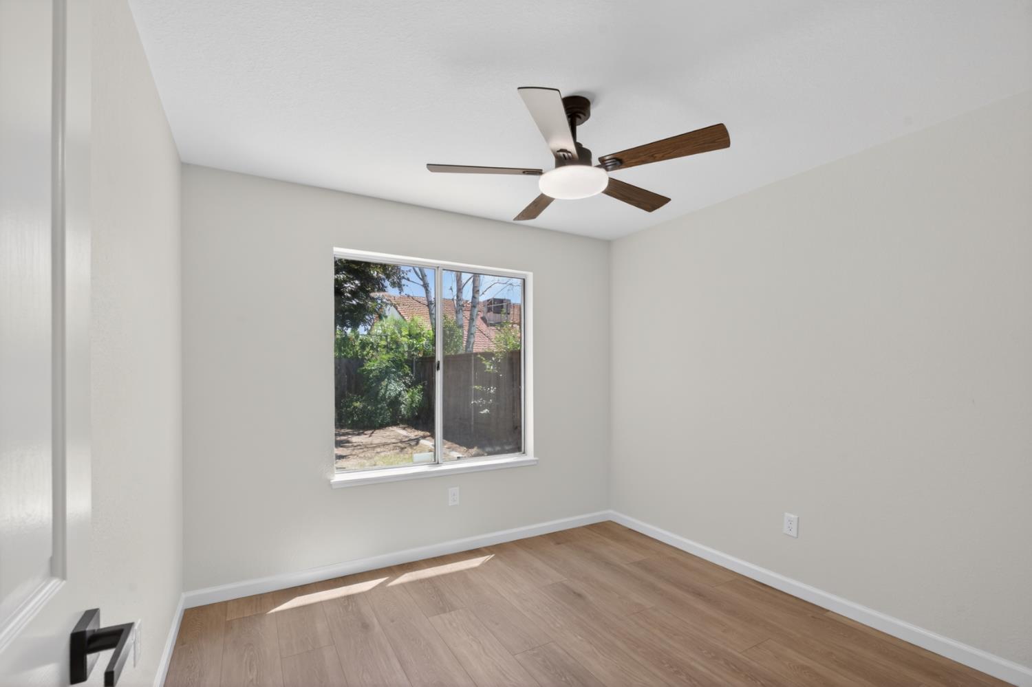 2248 Country Manor Dr, Riverbank, CA 95367